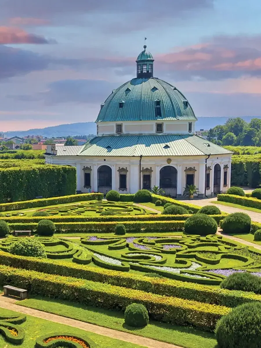 Rotunda in the Flower Garden