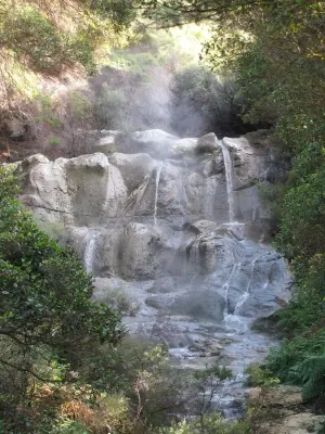 Kakahi Falls